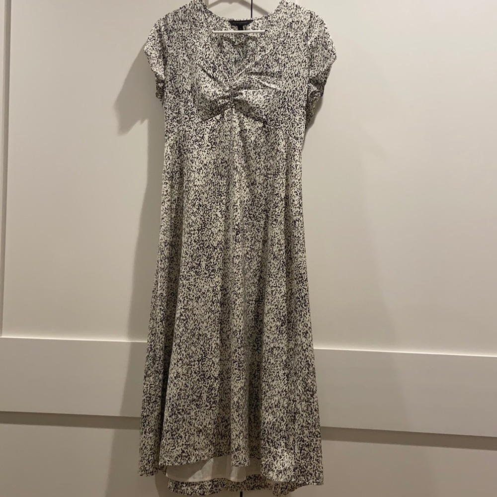 Banana republic midi dress, white and black, v neckline, size s